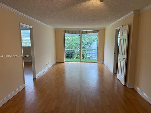 447 NE 195th St #309 Photo 1