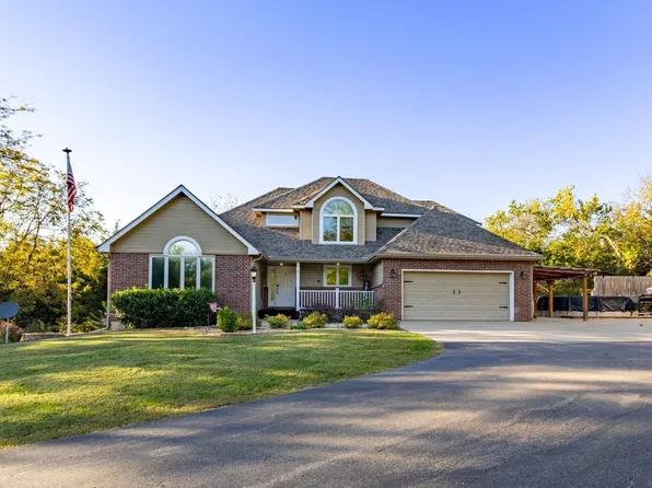 7820 SW Huntoon St, Topeka, KS 66615