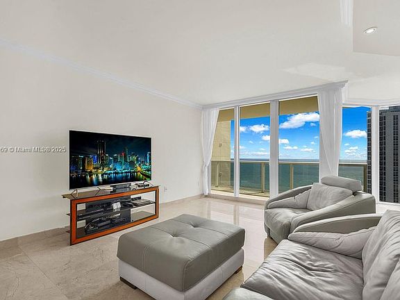 4th image of 19333 Collins Ave APT 2009