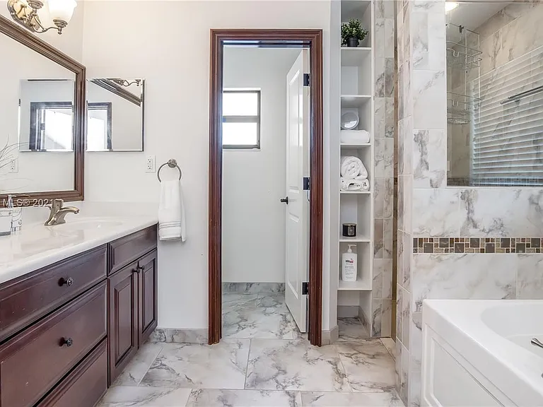 11798 SW 51st Ct — Photo 5