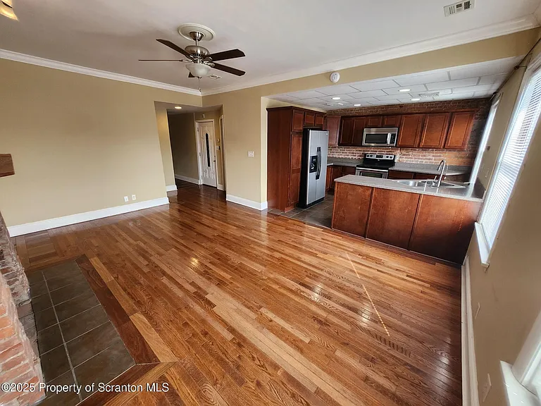 98 N Franklin St #2 — Photo 6