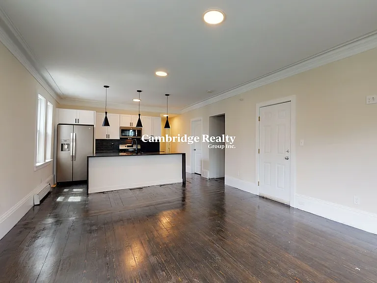 839 Parker St #1T — Photo 6