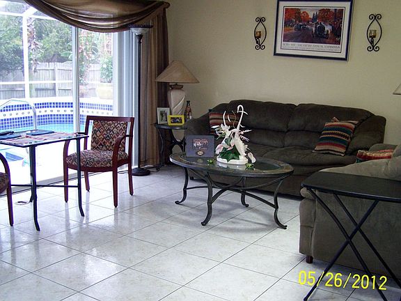 4th image of 1382 Surrey Park Dr