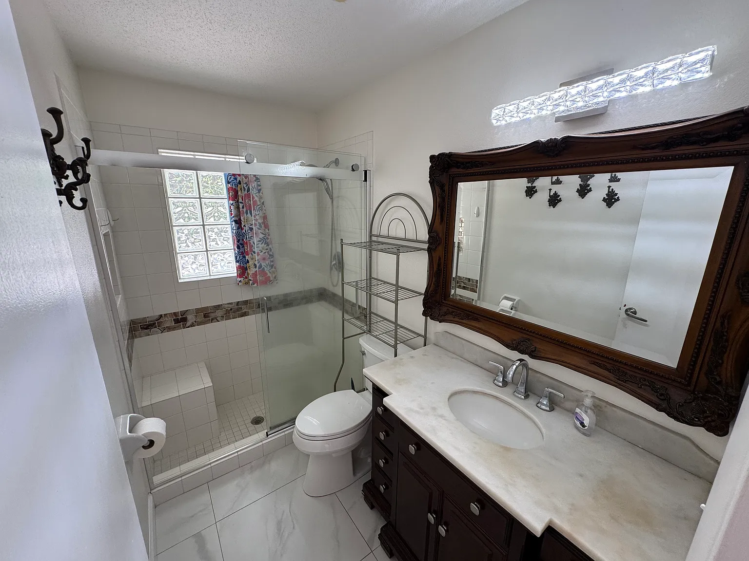 1 bed, 2600 sqft, $949 — Photo 2