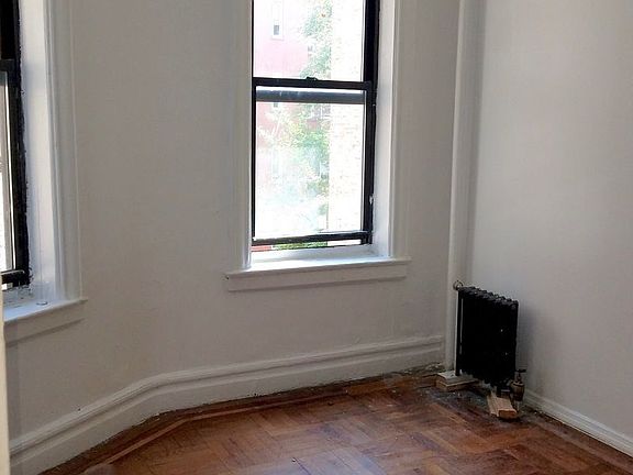 2nd image of 526 W 211th St APT 3C