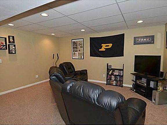 4th image of 2208 Oakwood Park Dr
