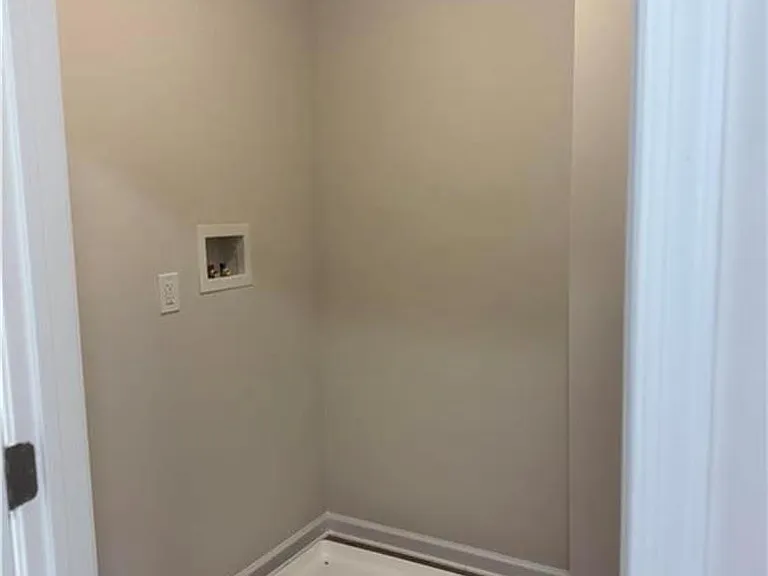 452 S Jordan St — Photo 15