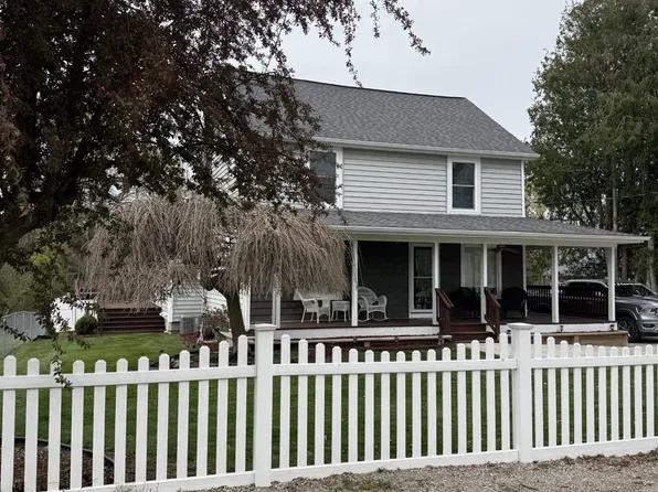 4212 4th St, Brown City, MI 48416