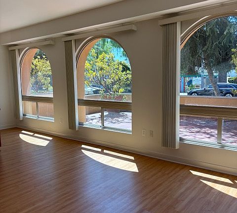 5th image of 4043 Irving Pl APT 105