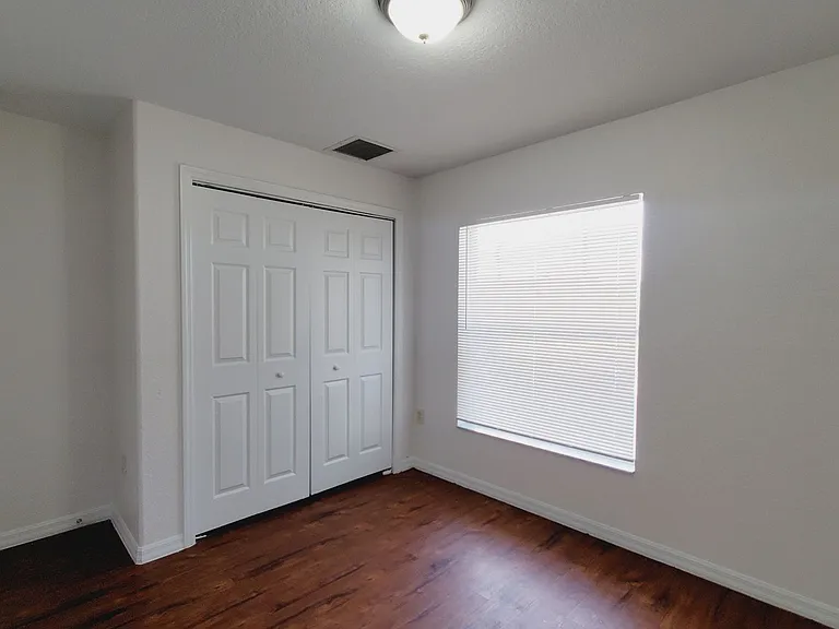 702 E Madison St — Photo 9