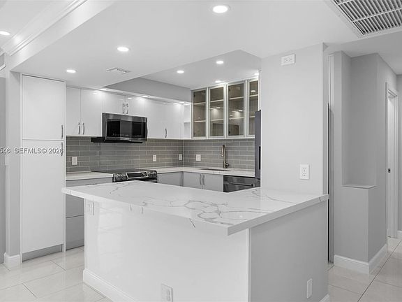 4th image of 701 Three Islands Blvd APT 411