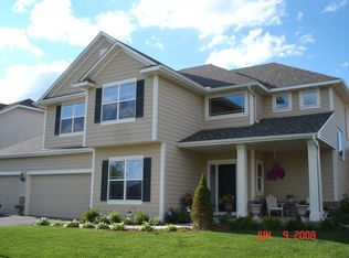 2308 Clover Field Dr, Chaska, MN 55318