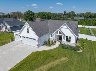 2418 Riddle Ct, De Pere, WI 54115