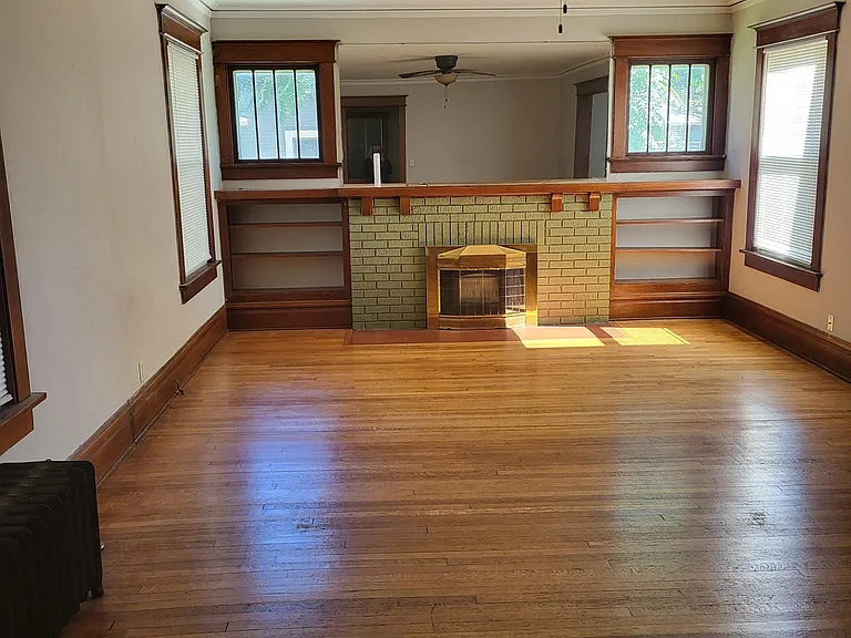 2834 Rutland Ave — Photo 2