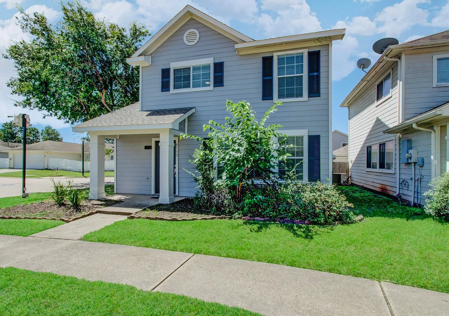 Beautifully 3-Bedroom Home with Modern Updates & Washer/Dryer Included — Photo 3