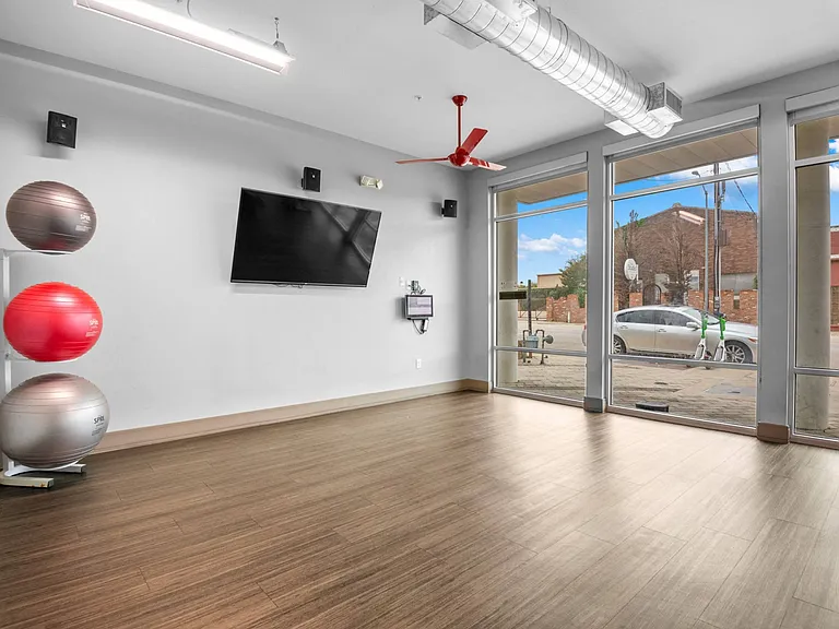 Fitness studio at South Side Flats in Dallas TX