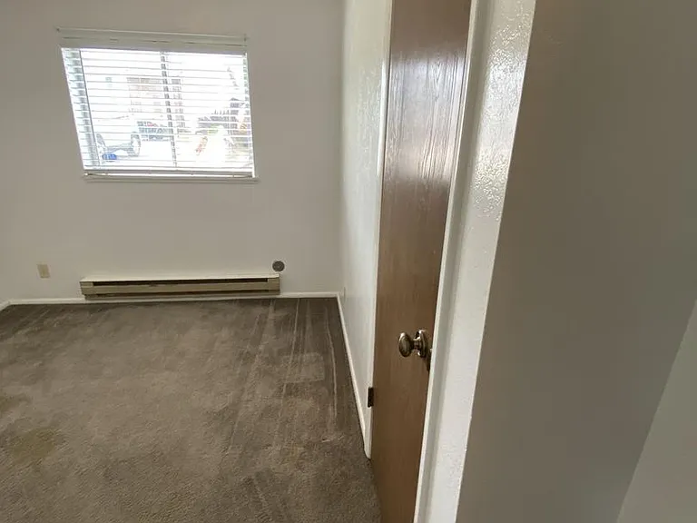 421 W 950 N — Photo 8