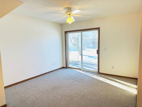 3rd image of 939 Cypress Rd Unit 25