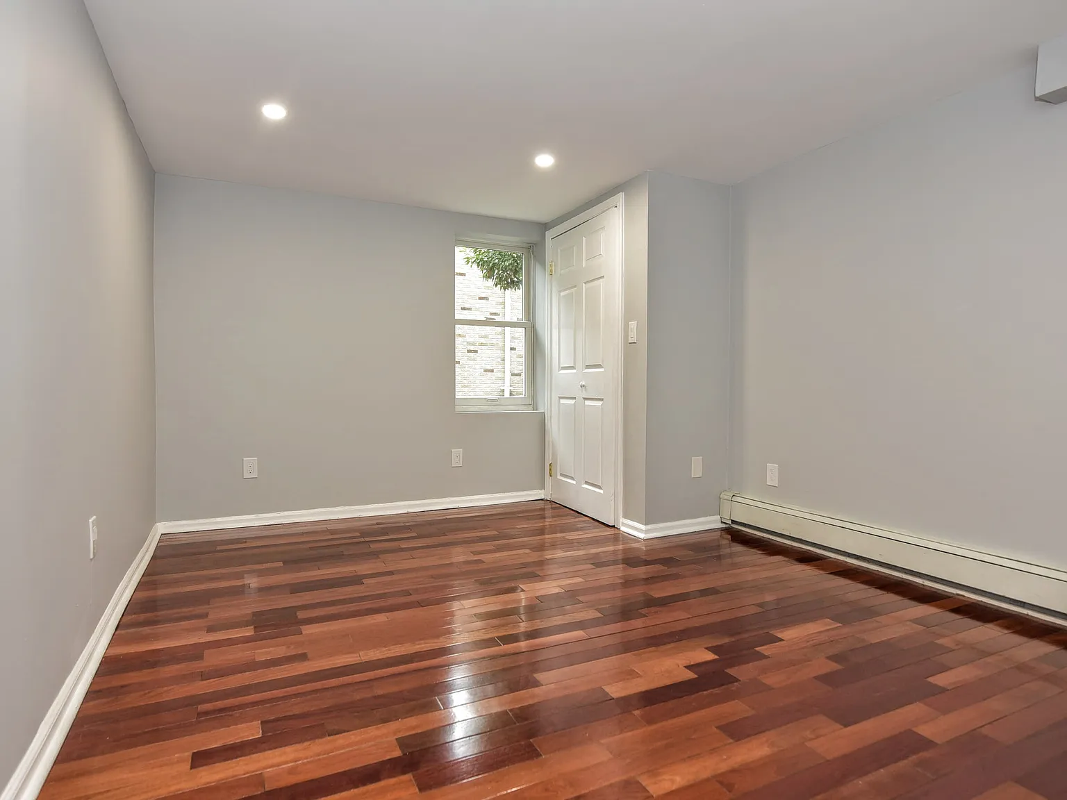 1 bed, 1000 sqft, $2,300 — Photo 3