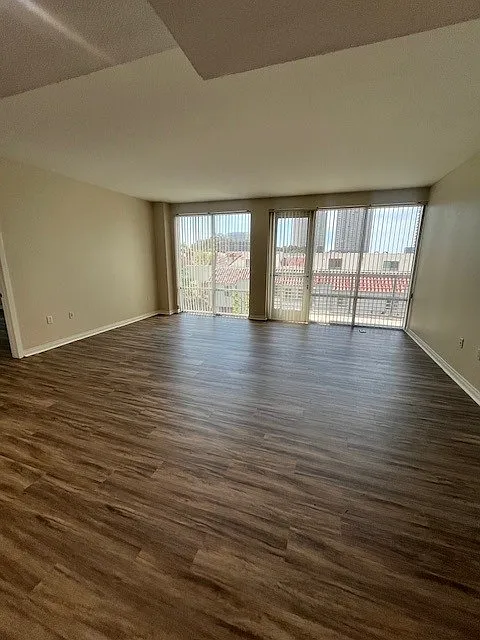 2 bed, 962 sqft, $3,050 — Photo 2