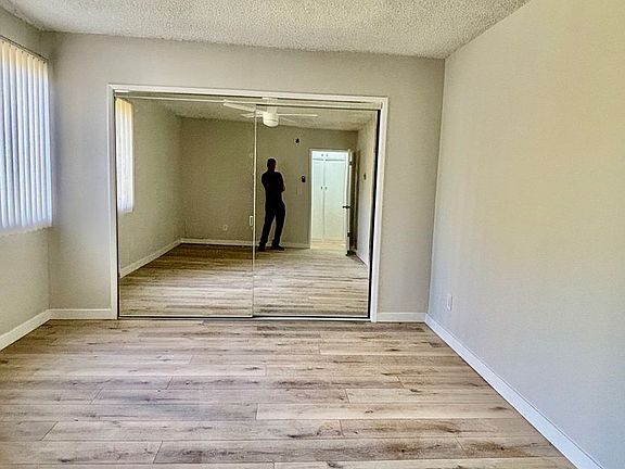 4th image of 11002-11010 Rose Ave #211