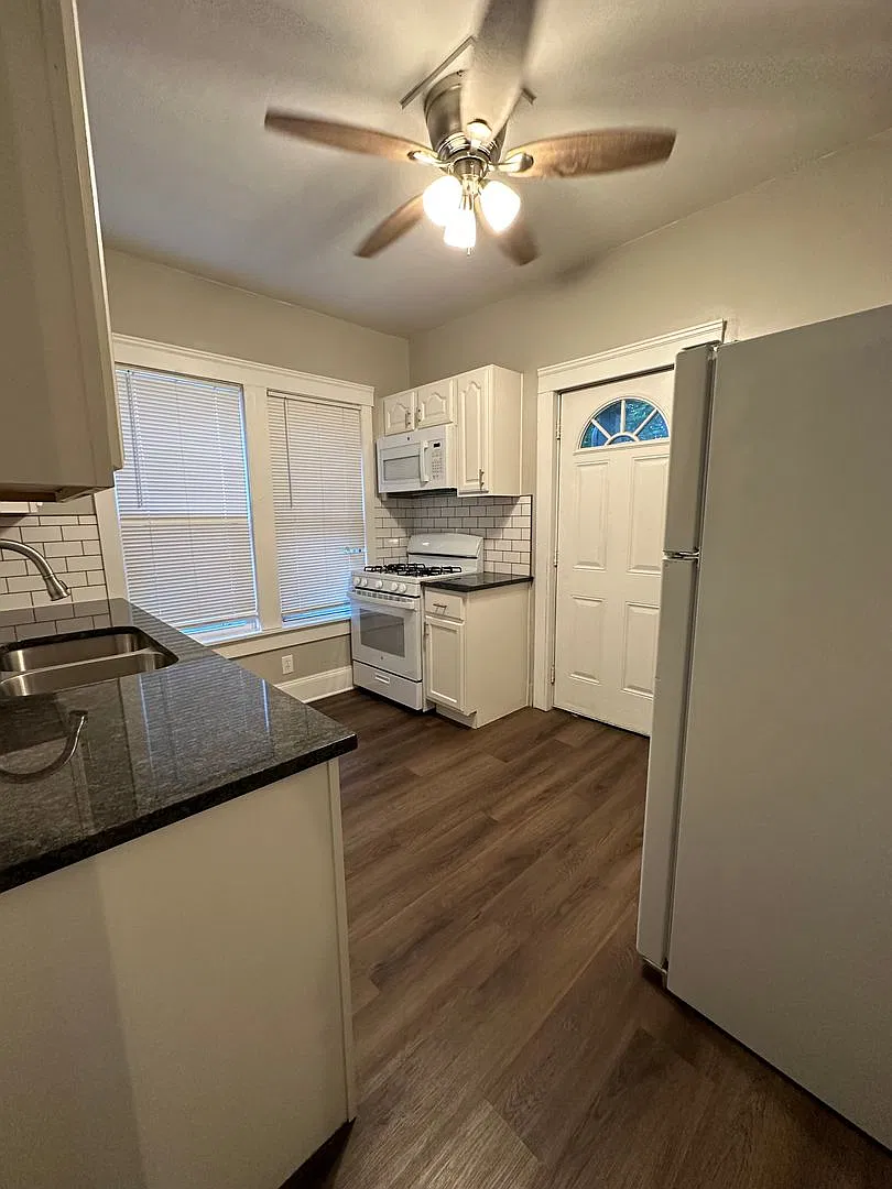 3290 W 17th Street — Photo 2