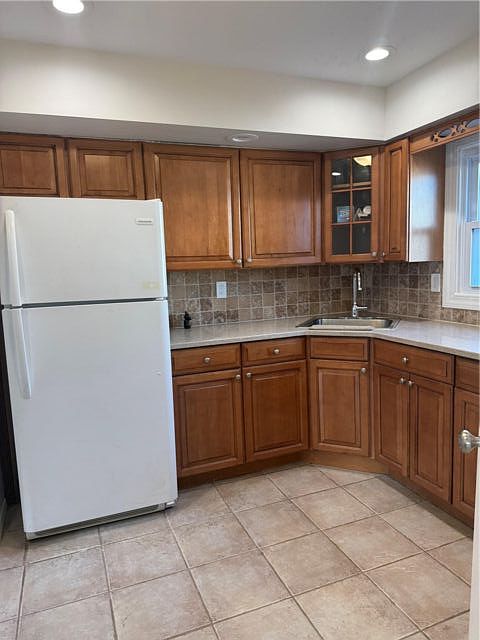 1st image of 44 Mahland Pl