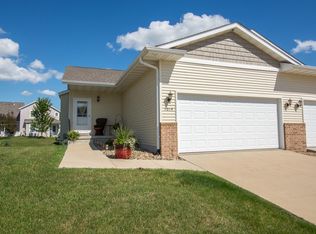 7014 Waterview Dr SW, Cedar Rapids, IA 52404