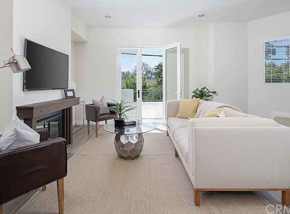 4th image of 4541 Colfax Ave #107