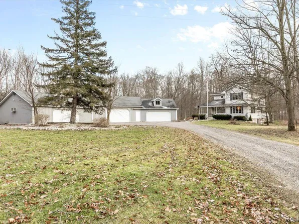 4742 Brown Rd, Avoca, MI 48006