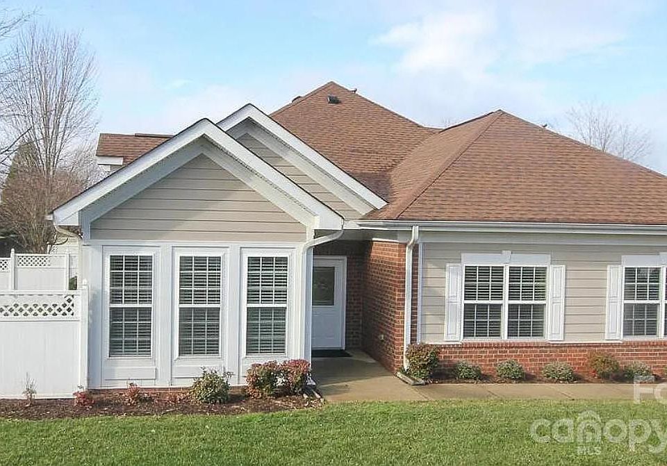 1st image of 3205 Abbey Walk Ln