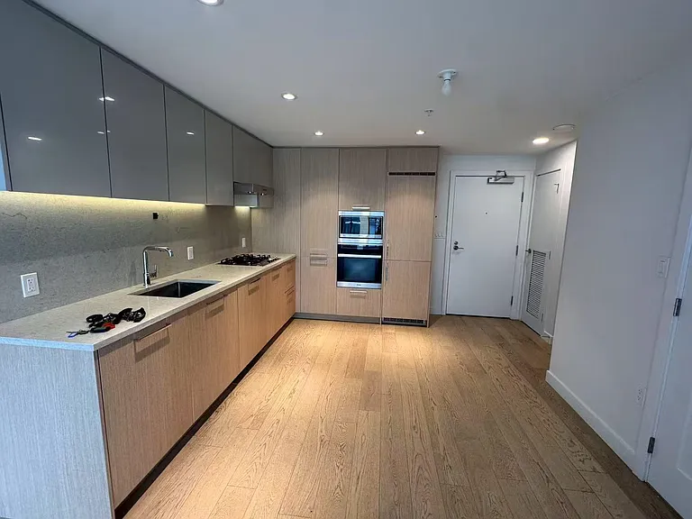8155 Capstan Way — Photo 2