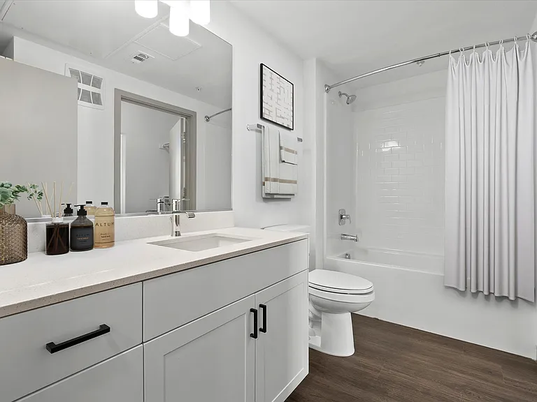 Pinyon Apartments — Photo 6
