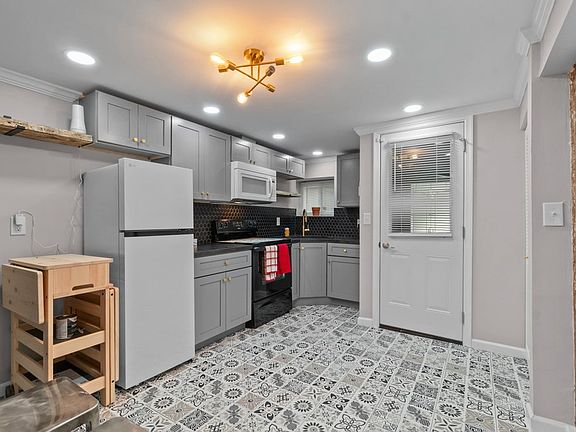 5th image of 2511 Brookfield Ave #Gl