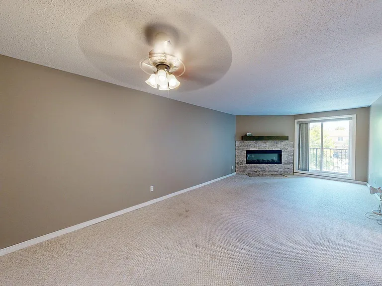 729 Deveron Cres #208 — Photo 18