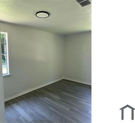 4th image of 4250 Sunset Dr