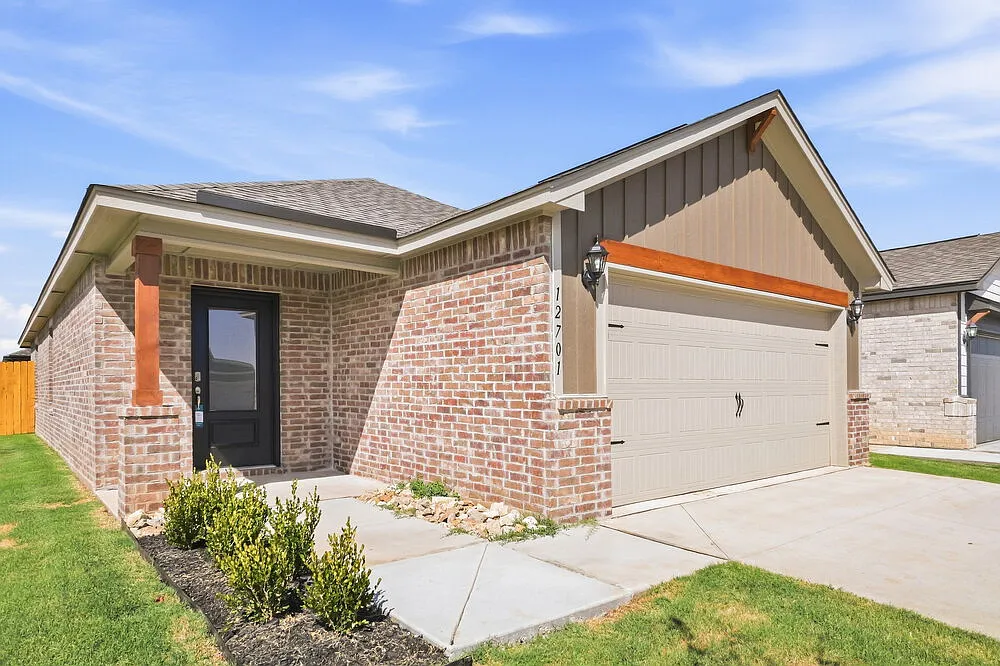 3 bed, 2.0 bath, 1420 sqft, $1,685 — Photo 3