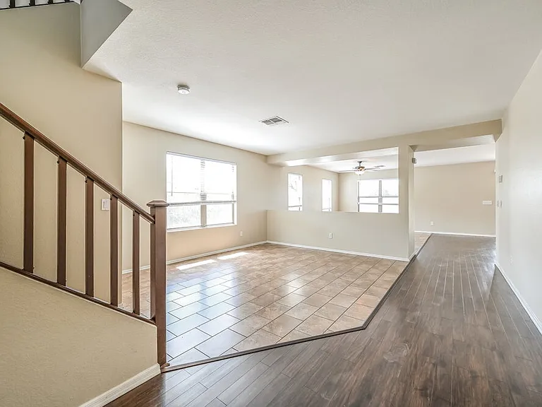 15331 W Cameron Cir — Photo 5