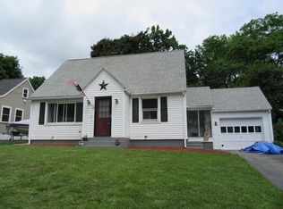 18 Benjamin Rd, Worcester, MA 01602