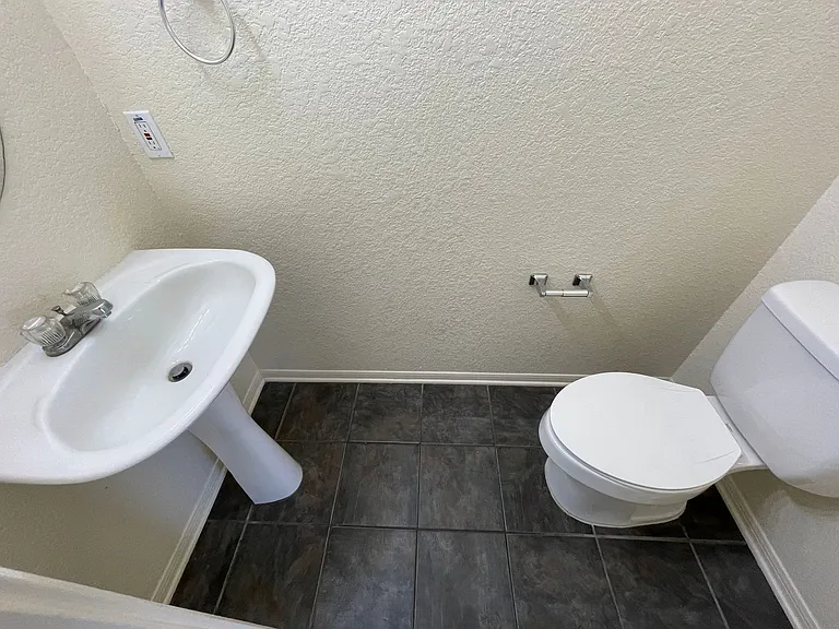 1607 Dugger Circle — Photo 7