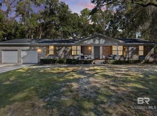 11 Woods Ave, Fairhope, AL 36532