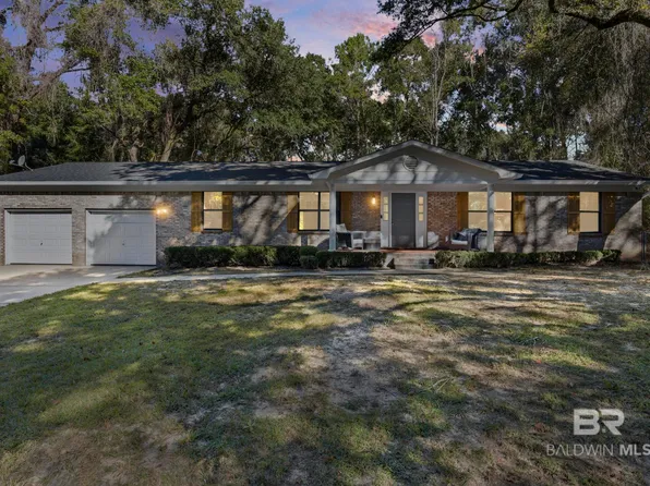 11 Woods Ave, Fairhope, AL 36532