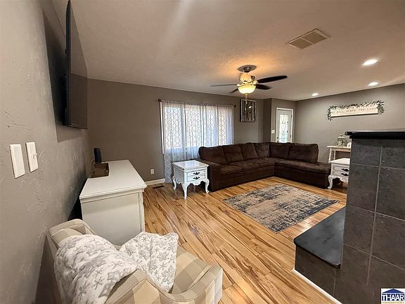 4th image of 2950 Utah Rd W