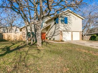 3009 Raintree Ct, Bedford, TX 76021