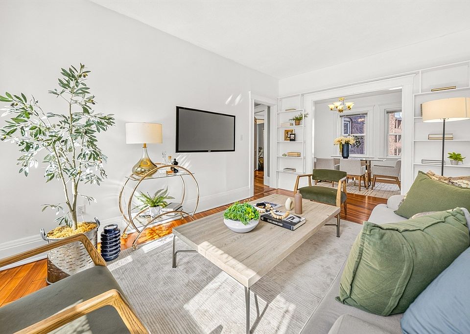 1st image of 551 Brookline Ave APT 4