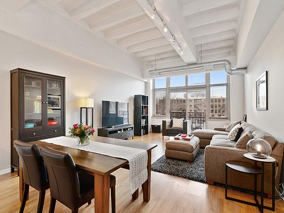 Living Room / Dining Room