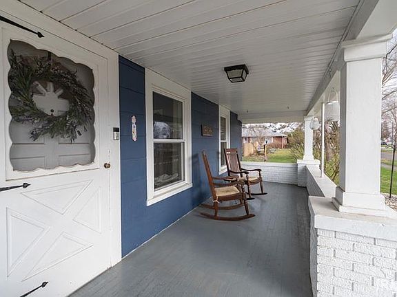 4th image of 165 Marshall Blvd