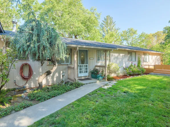 150 Fawn Dr, Grants Pass, OR 97526