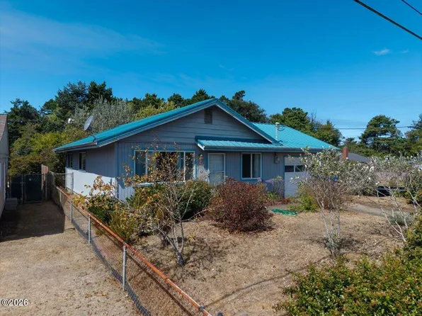1245 NW Nye St