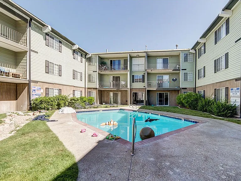 724 W 1720 N #118 — Photo 1
